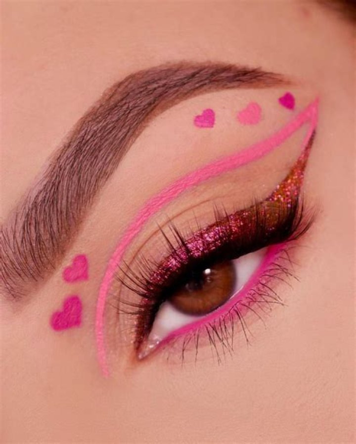 5 fun eye makeup looks for Valentine's Day