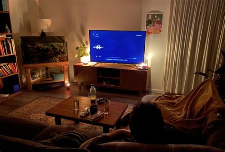 6 ways to up your movie night game with bae