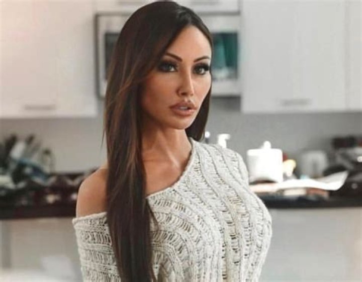 Explore Holly Sonders Wiki, Age, Height, Net Worth, Boyfriend Kliff Kingsbury!!