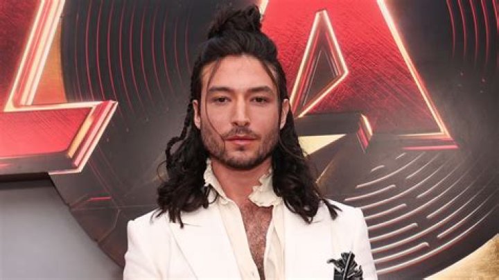 Ezra Miller Age, Height, Wikipedia, Girlfriend, Net Worth 2023
