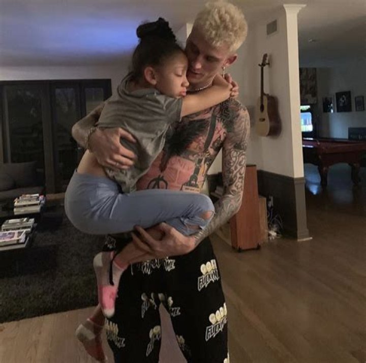 Machine Gun Kelly Biography: Net Worth, Age, Songs, Movies, Height, Daughter, Girlfriend, Songs, Wife, Wiki, Tattoos