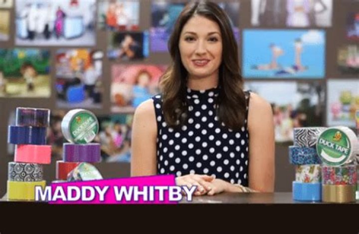 Maddy's rocking Duck Tape to the RDMAs...and you can steal her style with this cute how-to!