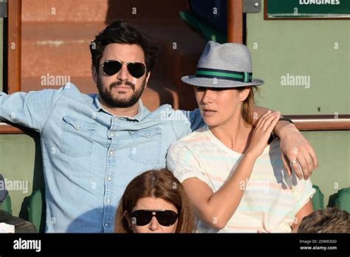 Qui Est Le Mari De Julie De Bona