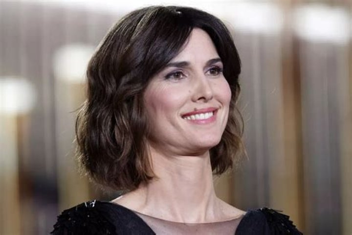 Qui Est Le Père Du Fils De Églantine Éméyé ?