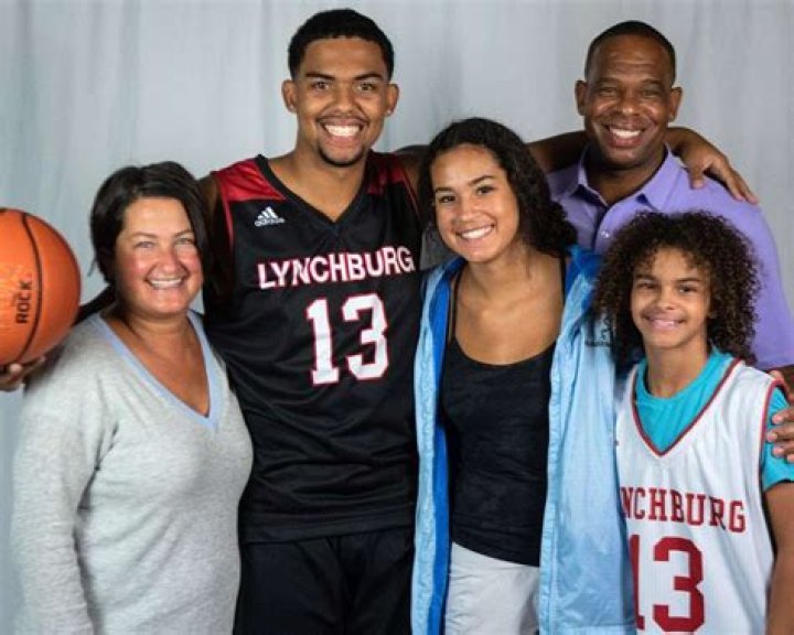 Who Is Hubert Davis Wife Leslie Davis? Her Age, Height, Wikipedia, Bio